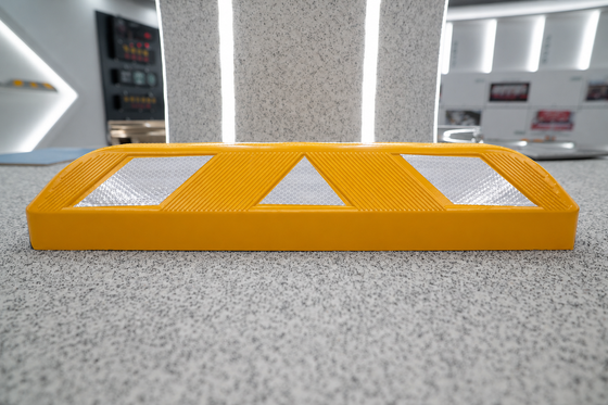 Besorgen Durable Rubber Parking Block for Asphalt & Concrete Surfaces Online-Herstellung